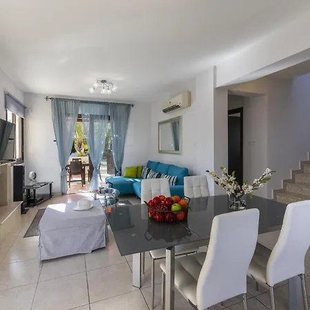 וילה A Luxury 2 Bedroom Minutes From The Beach, 1363 איה נאפה