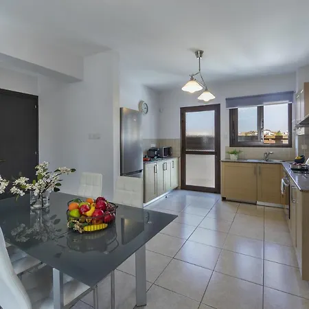 A Luxury 2 Bedroom Minutes From The Beach, 1363 וילה *