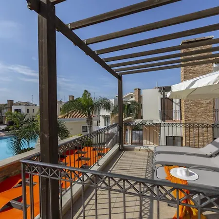 A Luxury 2 Bedroom Minutes From The Beach, 1363 וילה איה נאפה