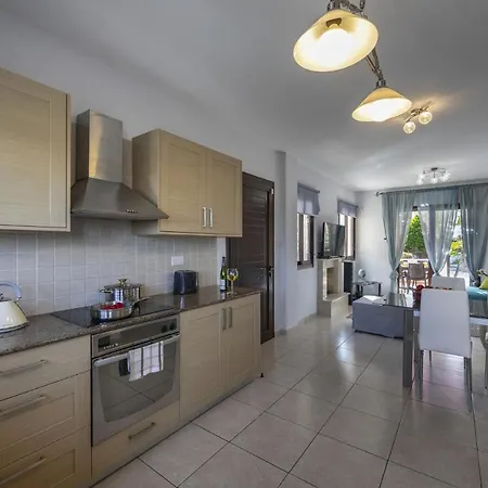A Luxury 2 Bedroom Minutes From The Beach, 1363 * Айя-Напа